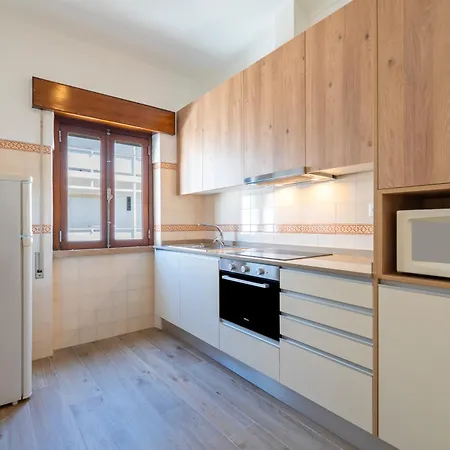 Tenis Mar F 公寓 *